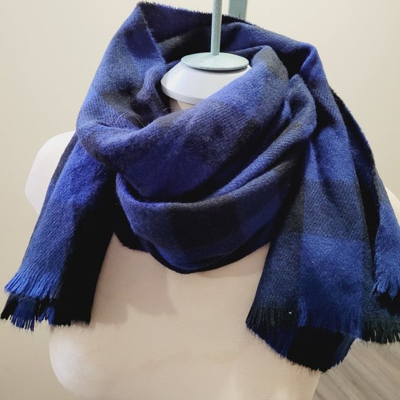blue plaid scarf - Picture 1 of 3